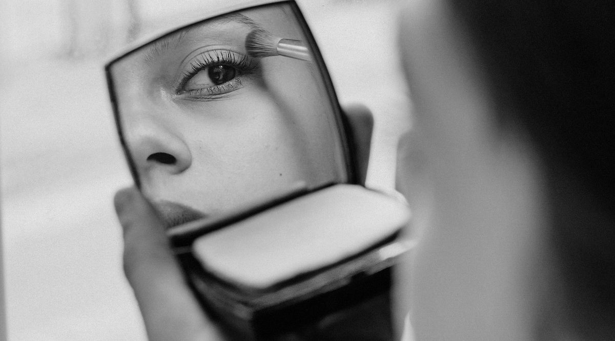 Ophthalmologist Advice To Wearing Makeup For Sensitive Eyes Rose Inc