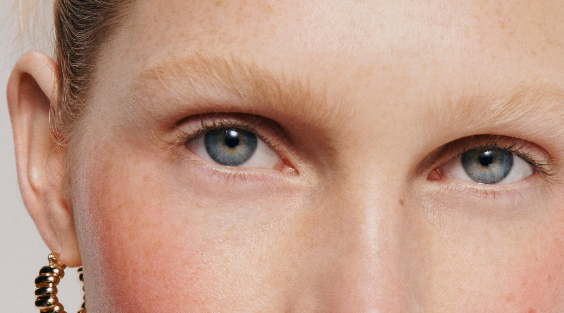 How The Pros Select The Perfect Brow Product Color