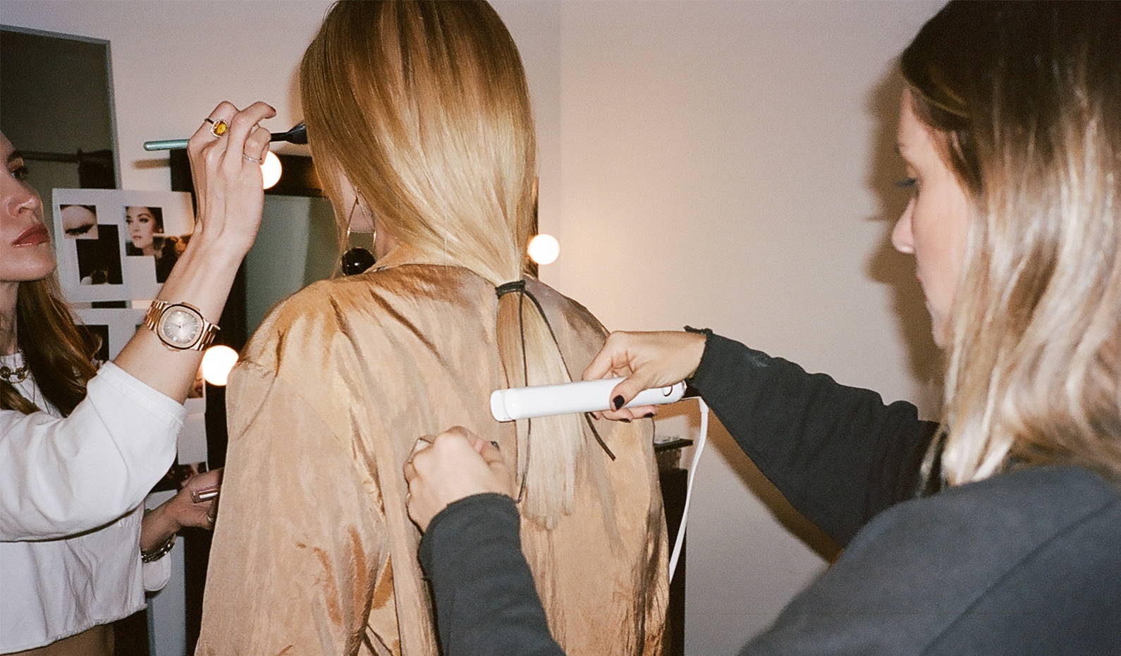 Off-Duty hair: the low, loose ponytail