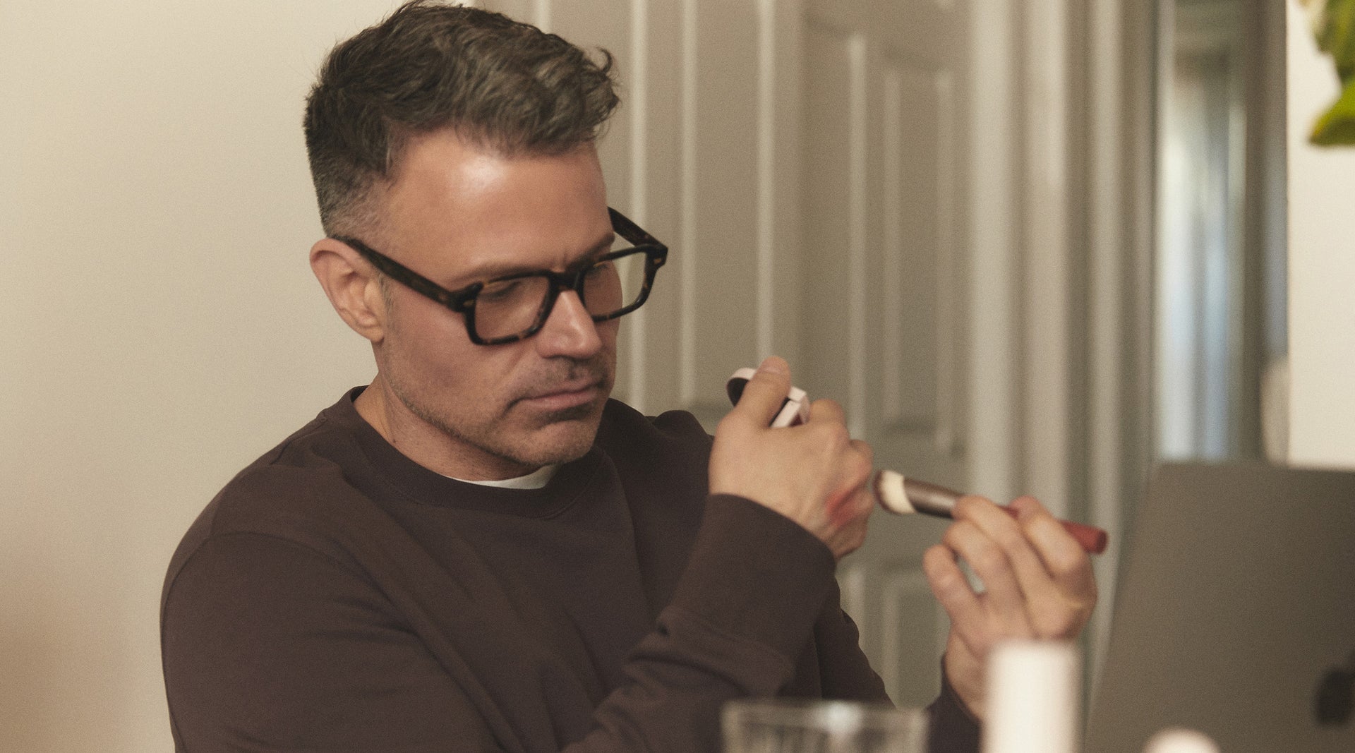 A Day In the Life of Beauty Exec & Makeup Artist Jason Hoffman