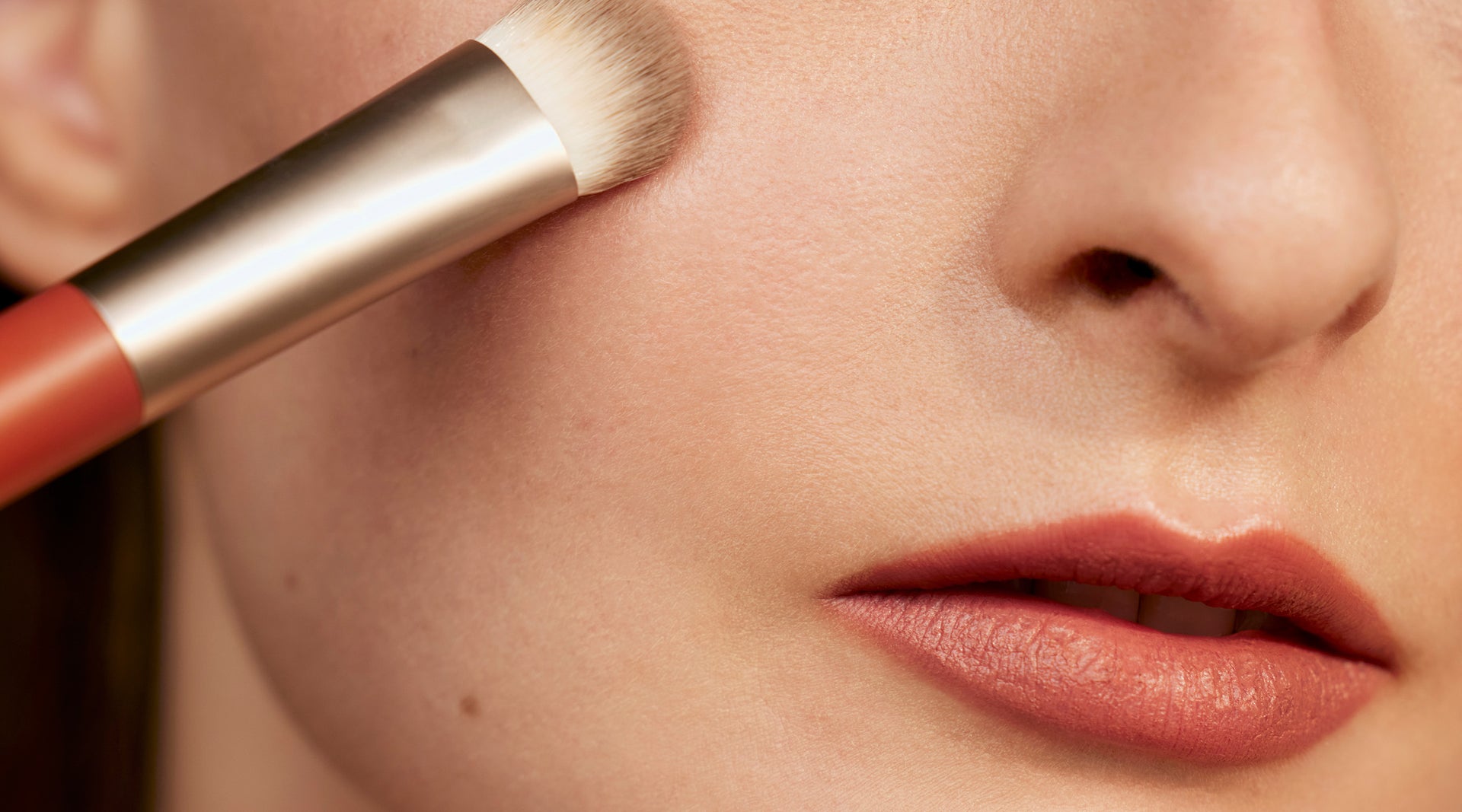 5 Tips to Calm Skin Redness Before Makeup