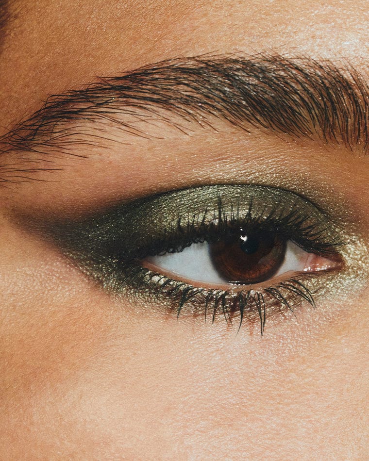 Makeup look for green eyes discount