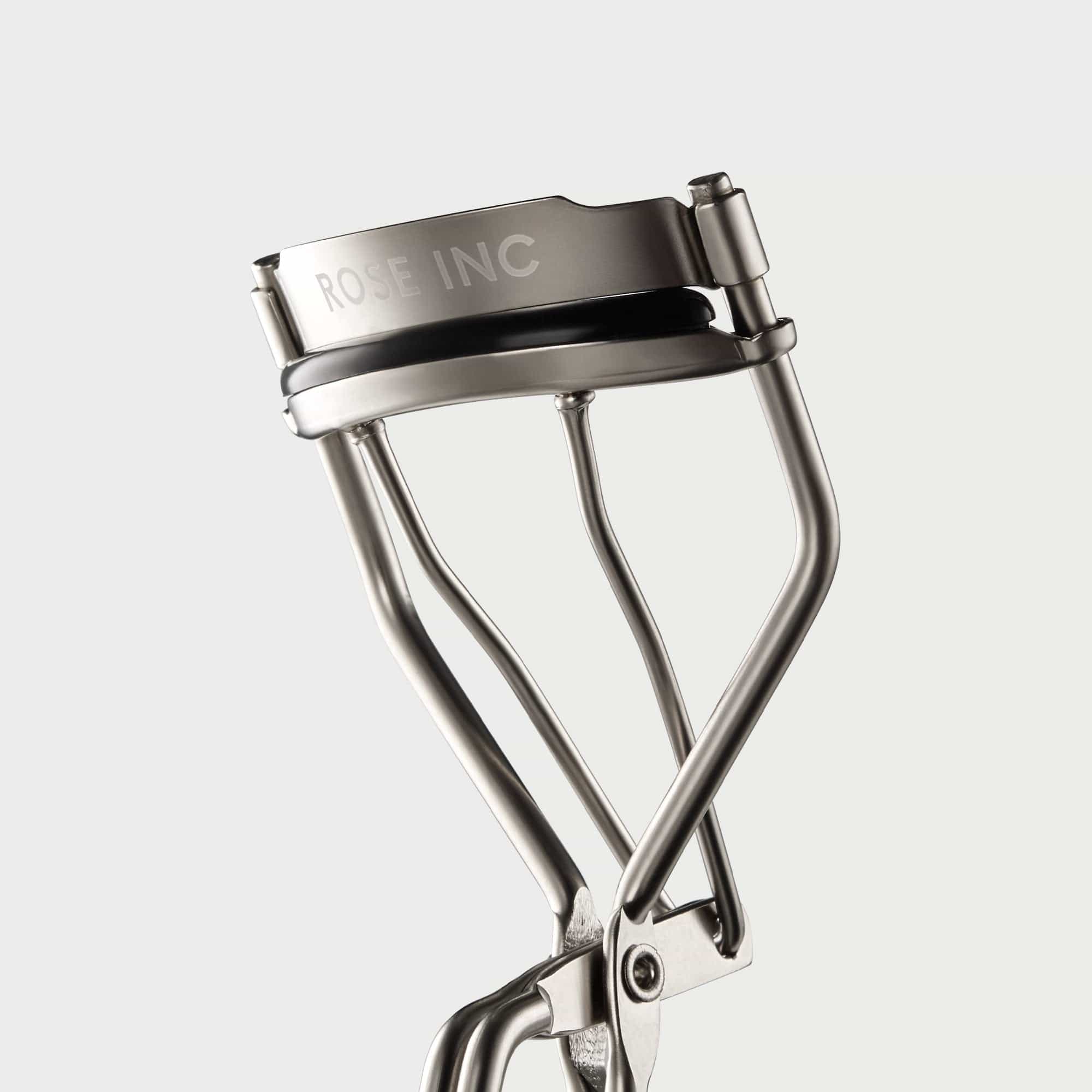 Close up image of the eyelash curler 